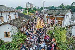 乌度卡：申京今天没赢过对方中锋 戈贝尔防得很好